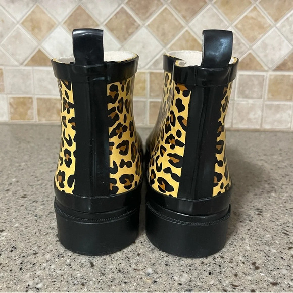 Via Rosa Women’s Leopard Print Ankle Height Rain Boots Size 6 - Picture 7 of 10